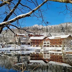 Feuriger Tatzlwurm Hotel